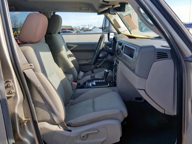 1J8HG48N36C193718 - 2006 JEEP COMMANDER BROWN photo 5