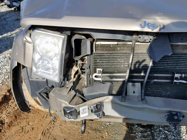 1J8HG48N36C193718 - 2006 JEEP COMMANDER BROWN photo 9