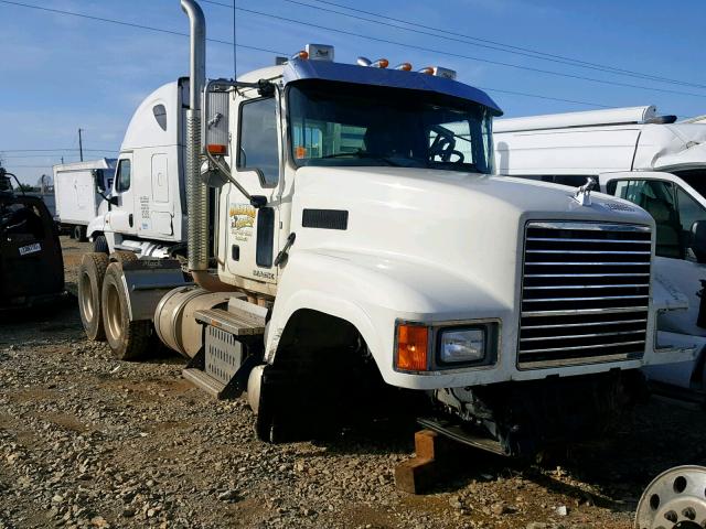 1M1AN07YXGM023273 - 2016 MACK 600 CHU600 WHITE photo 1