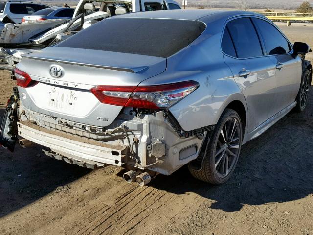 4T1B61HK5JU026716 - 2018 TOYOTA CAMRY XSE GRAY photo 4