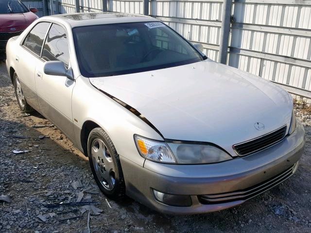 JT8BF28G410321561 - 2001 LEXUS ES 300 SILVER photo 1