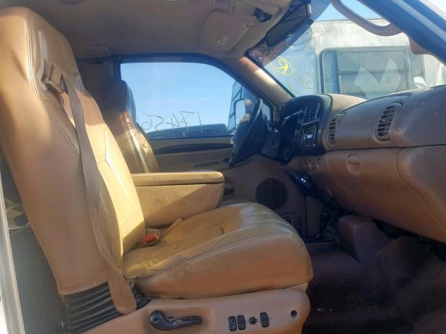 3B7KF23632M200776 - 2002 DODGE RAM 2500 WHITE photo 5