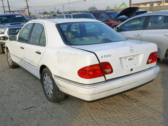 WDBJF25F2WA522934 - 1998 MERCEDES-BENZ E 300TD WHITE photo 3