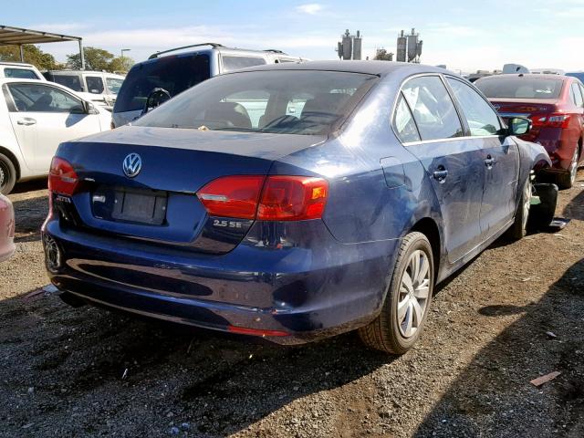 3VWDP7AJ9DM428193 - 2013 VOLKSWAGEN JETTA SE BLUE photo 4