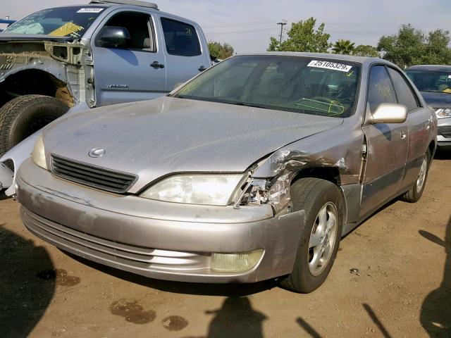 JT8BF28G6X5055925 - 1999 LEXUS ES 300 GOLD photo 2