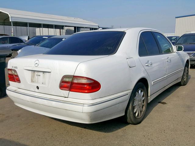 WDBJF65J5YB129616 - 2000 MERCEDES-BENZ E 320 WHITE photo 4