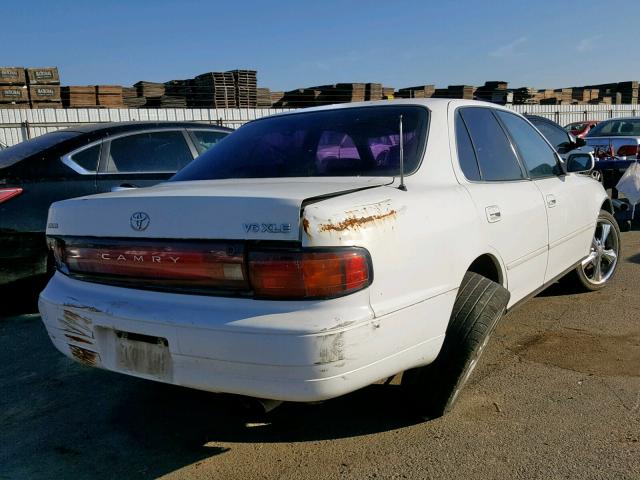 JT2VK13E8P0197726 - 1993 TOYOTA CAMRY XLE WHITE photo 4