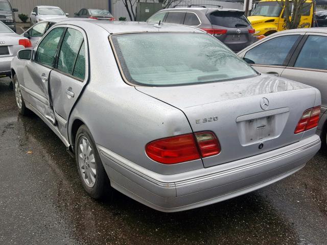 WDBJF65J01B192189 - 2001 MERCEDES-BENZ E 320 SILVER photo 3