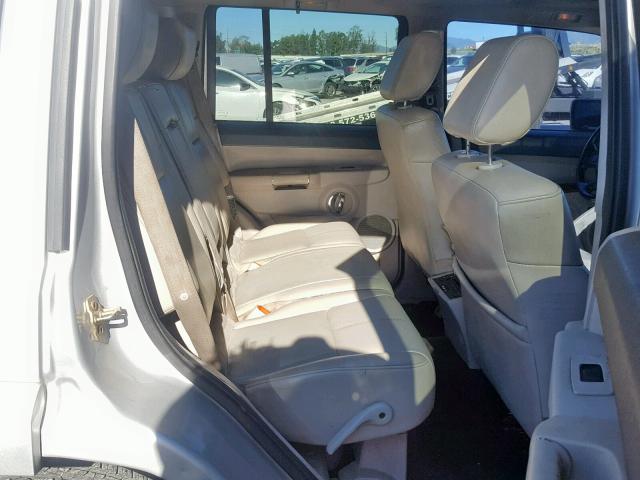 1J8HG58297C530275 - 2007 JEEP COMMANDER SILVER photo 6