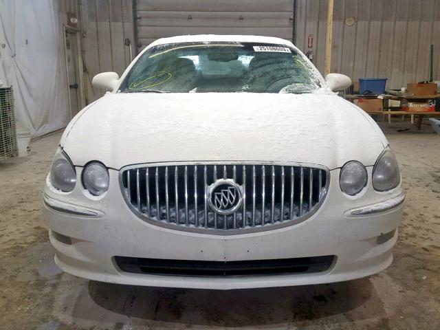 2G4WD582981138133 - 2008 BUICK LACROSSE C WHITE photo 9