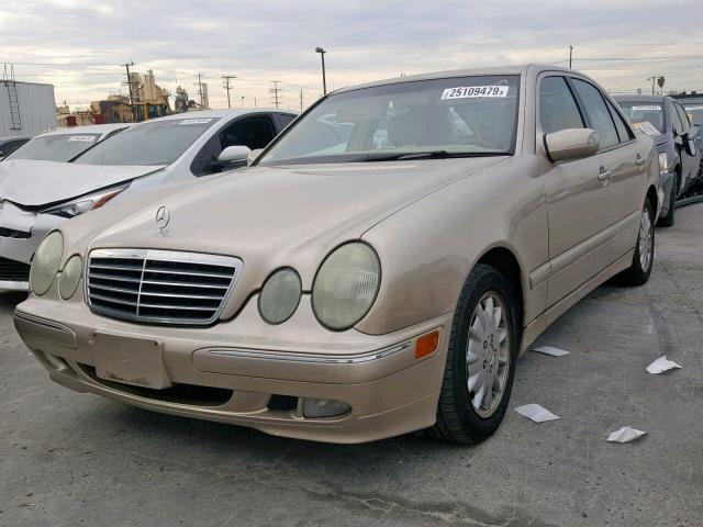 WDBJF65J8YB115421 - 2000 MERCEDES-BENZ E 320 GOLD photo 2