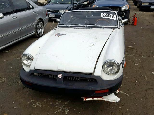 GHN5UE363478G - 1974 MG MGB WHITE photo 9