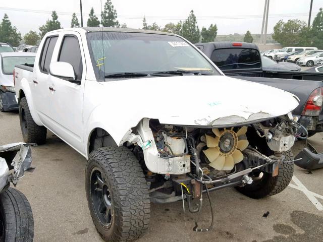 1N6AD07U76C468426 - 2006 NISSAN FRONTIER C WHITE photo 1