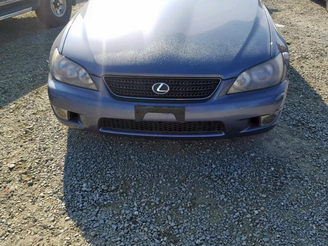 JTHBD192750095525 - 2005 LEXUS IS 300 BLUE photo 9