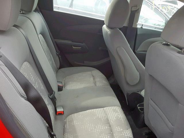 1G1JB6SG8F4158575 - 2015 CHEVROLET SONIC LS RED photo 6