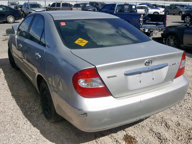 4T1BE32K52U077416 - 2002 TOYOTA CAMRY LE SILVER photo 3