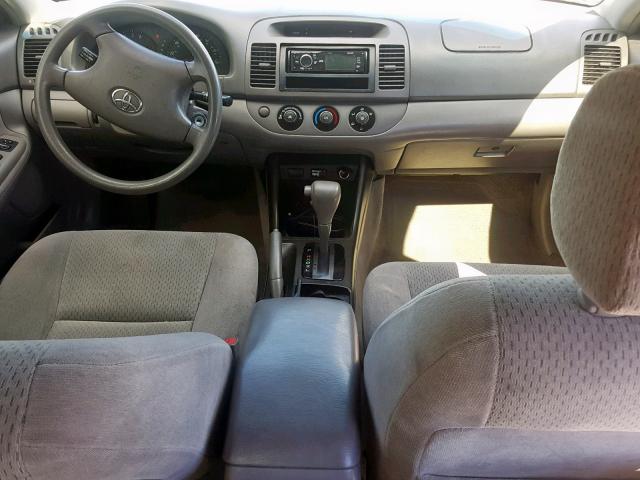 4T1BE32K52U077416 - 2002 TOYOTA CAMRY LE SILVER photo 9