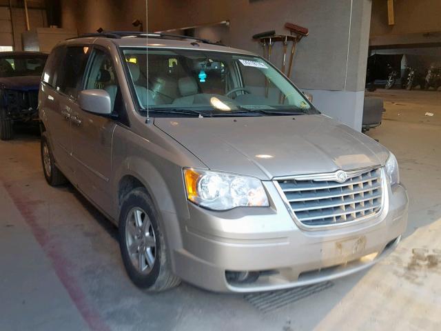 2A8HR54149R629619 - 2009 CHRYSLER TOWN & COU GOLD photo 1