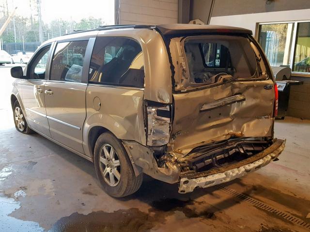 2A8HR54149R629619 - 2009 CHRYSLER TOWN & COU GOLD photo 3