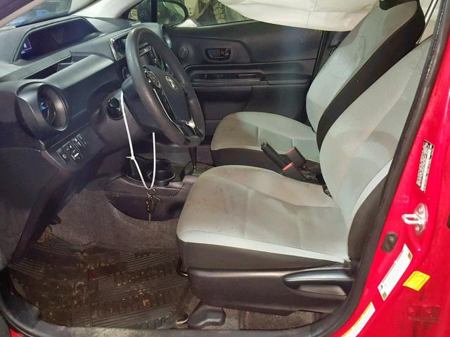 JTDKDTB31J1604397 - 2018 TOYOTA PRIUS C RED photo 5