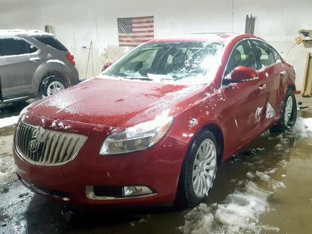 2G4GS5EV2D9170412 - 2013 BUICK REGAL PREM RED photo 2