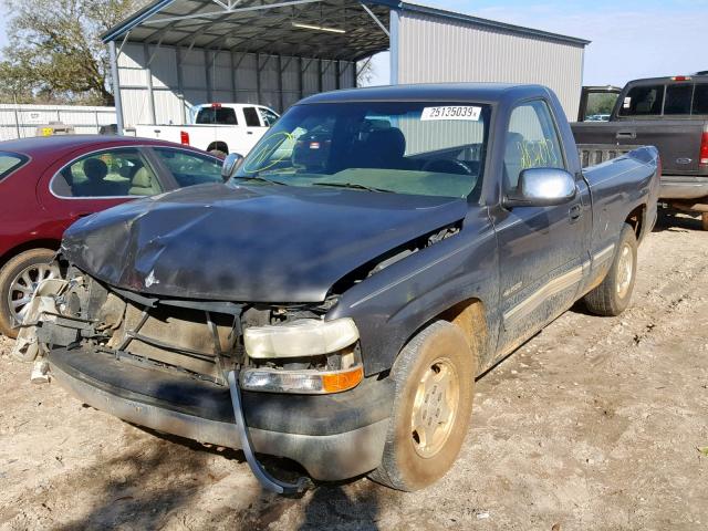 1GCEC14V32Z259489 - 2002 CHEVROLET SILVERADO GRAY photo 2