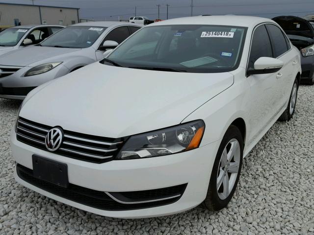 1VWBH7A37CC084336 - 2012 VOLKSWAGEN PASSAT SE WHITE photo 2