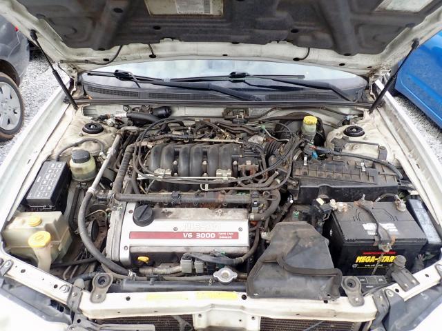 JN1CA31DX1T800644 - 2001 NISSAN MAXIMA GXE WHITE photo 7