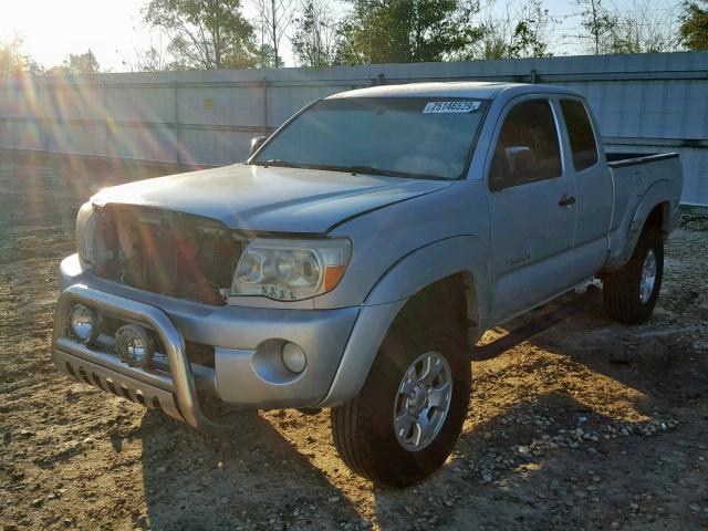 5TEUU42N36Z182422 - 2006 TOYOTA TACOMA ACC SILVER photo 2