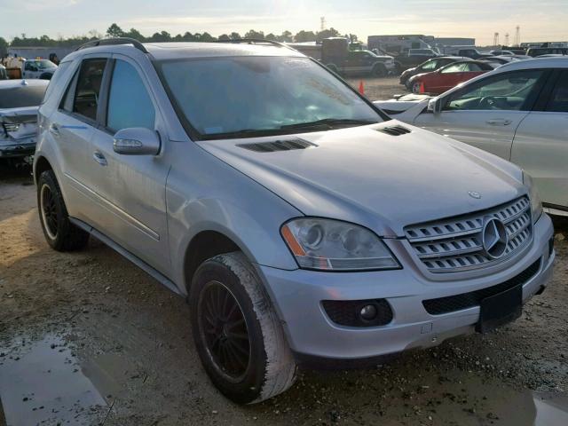 4JGBB75E76A030613 - 2006 MERCEDES-BENZ ML 500 SILVER photo 1