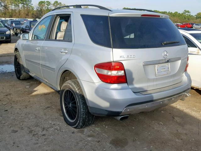 4JGBB75E76A030613 - 2006 MERCEDES-BENZ ML 500 SILVER photo 3