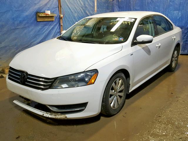 1VWAT7A3XFC082028 - 2015 VOLKSWAGEN PASSAT S WHITE photo 2