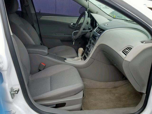 1G1ZA5EU8CF391700 - 2012 CHEVROLET MALIBU LS WHITE photo 5