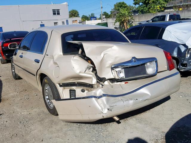 1LNHM83W72Y649588 - 2002 LINCOLN TOWN CAR C BEIGE photo 3