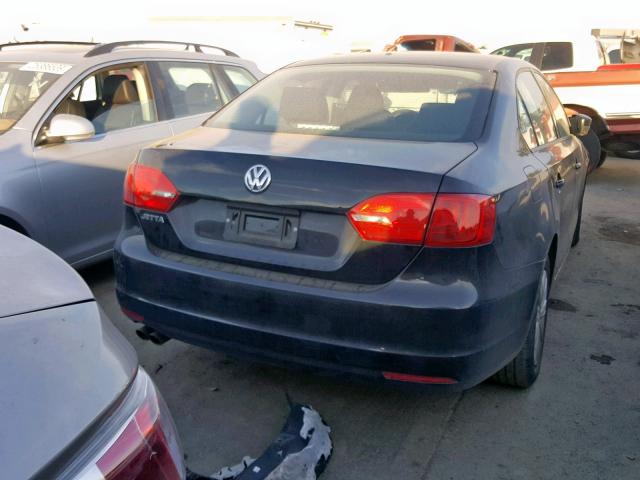 3VW2K7AJ3EM335869 - 2014 VOLKSWAGEN JETTA BASE 黑色 照片 4