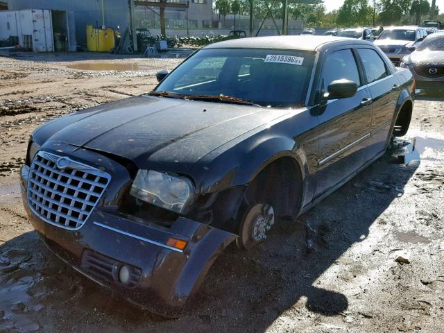 2C3KA53G07H808984 - 2007 CHRYSLER 300 TOURIN BLACK photo 2