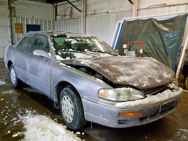 4T1BG12K8TU742289 - 1996 TOYOTA CAMRY DX TAN photo 1