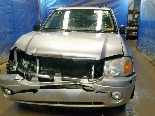 1GKET16S356111825 - 2005 GMC ENVOY XL SILVER photo 9