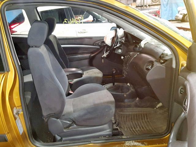 3FAFP31351R108248 - 2001 FORD FOCUS ZX3 YELLOW photo 5