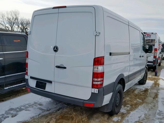 WD3PE7DD8GP305831 - 2016 MERCEDES-BENZ SPRINTER 2 WHITE photo 4