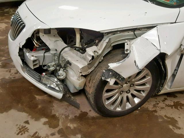 W04GP5EC9B1110997 - 2011 BUICK REGAL CXL WHITE photo 9