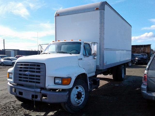 1FDNF80C9TVA00191 - 1996 FORD F800 CREAM photo 2