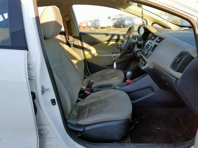 KNADM4A38E6416708 - 2014 KIA RIO LX WHITE photo 5