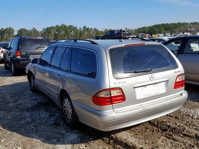 WDBJH82J02X064405 - 2002 MERCEDES-BENZ E 320 4MAT SILVER photo 3