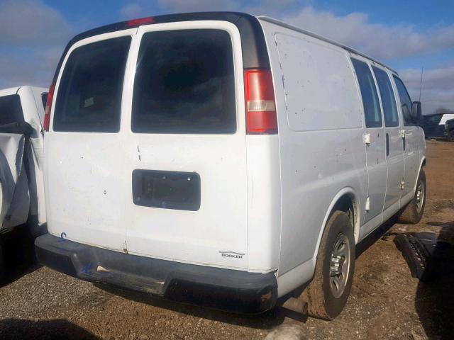 1GCUGADX3A1118162 - 2010 CHEVROLET EXPRESS G1 WHITE photo 4