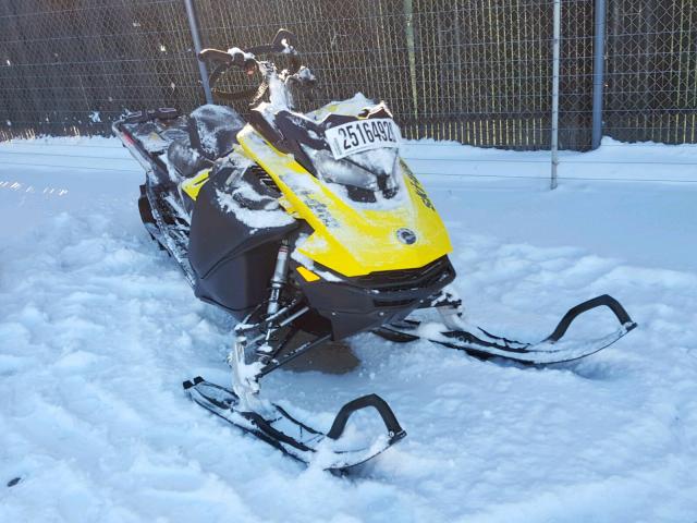 2BPSCEHD4HV000273 - 2017 SKI DOO SUMMIT SP YELLOW photo 1