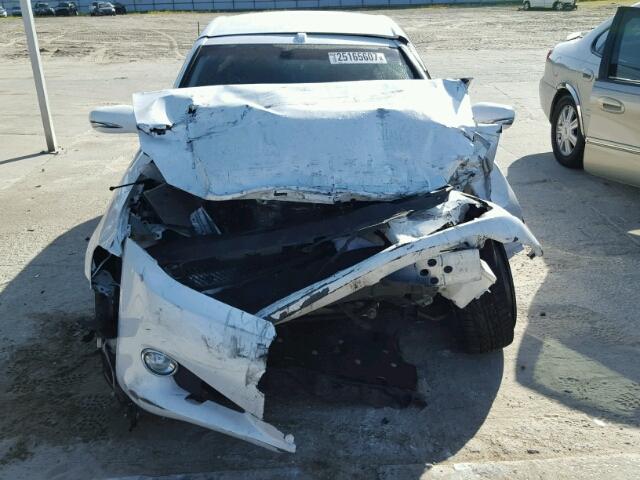 JTHFF2C25A2500905 - 2010 LEXUS IS 250 WHITE photo 9