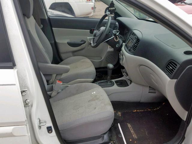 KMHCN46CX9U296525 - 2009 HYUNDAI ACCENT GLS WHITE photo 5