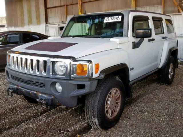 5GTDN13E878106149 - 2007 HUMMER H3 WHITE photo 2