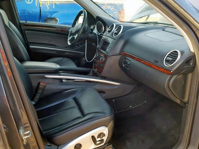 4JGBF7BE1BA740173 - 2011 MERCEDES-BENZ GL 450 4MA GRAY photo 5